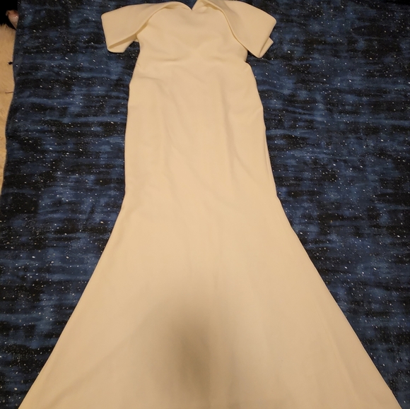 Badgley Mischka Off Shoulder White Gown - Picture 2 of 6